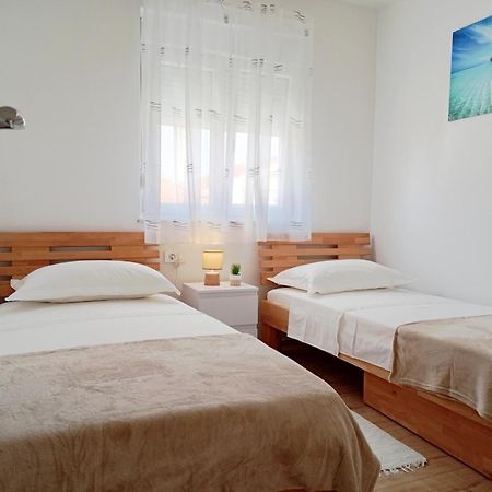 Apartments Villa Odesa With Shared Pool Zadar Eksteriør billede