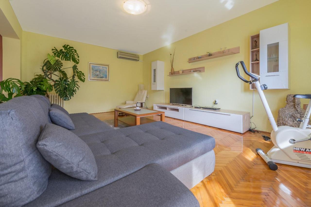 Apartments Villa Odesa With Shared Pool Zadar Eksteriør billede