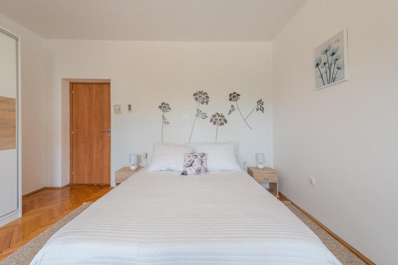 Apartments Villa Odesa With Shared Pool Zadar Eksteriør billede