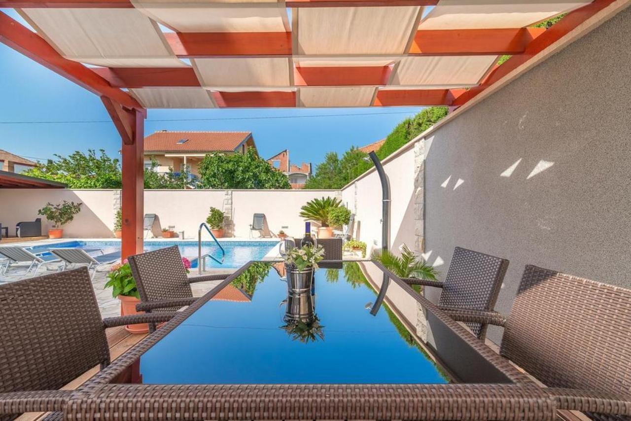 Apartments Villa Odesa With Shared Pool Zadar Eksteriør billede