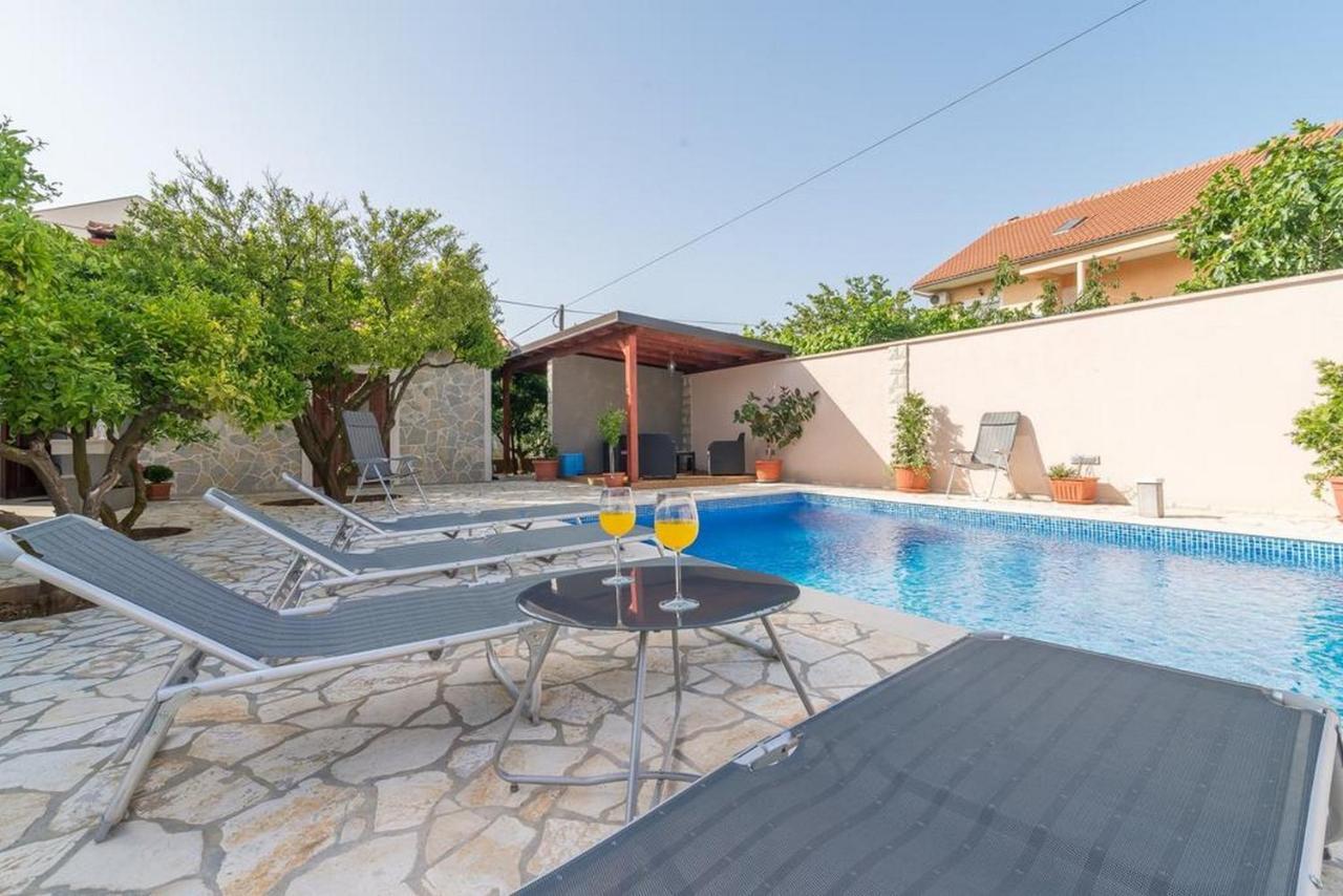 Apartments Villa Odesa With Shared Pool Zadar Eksteriør billede