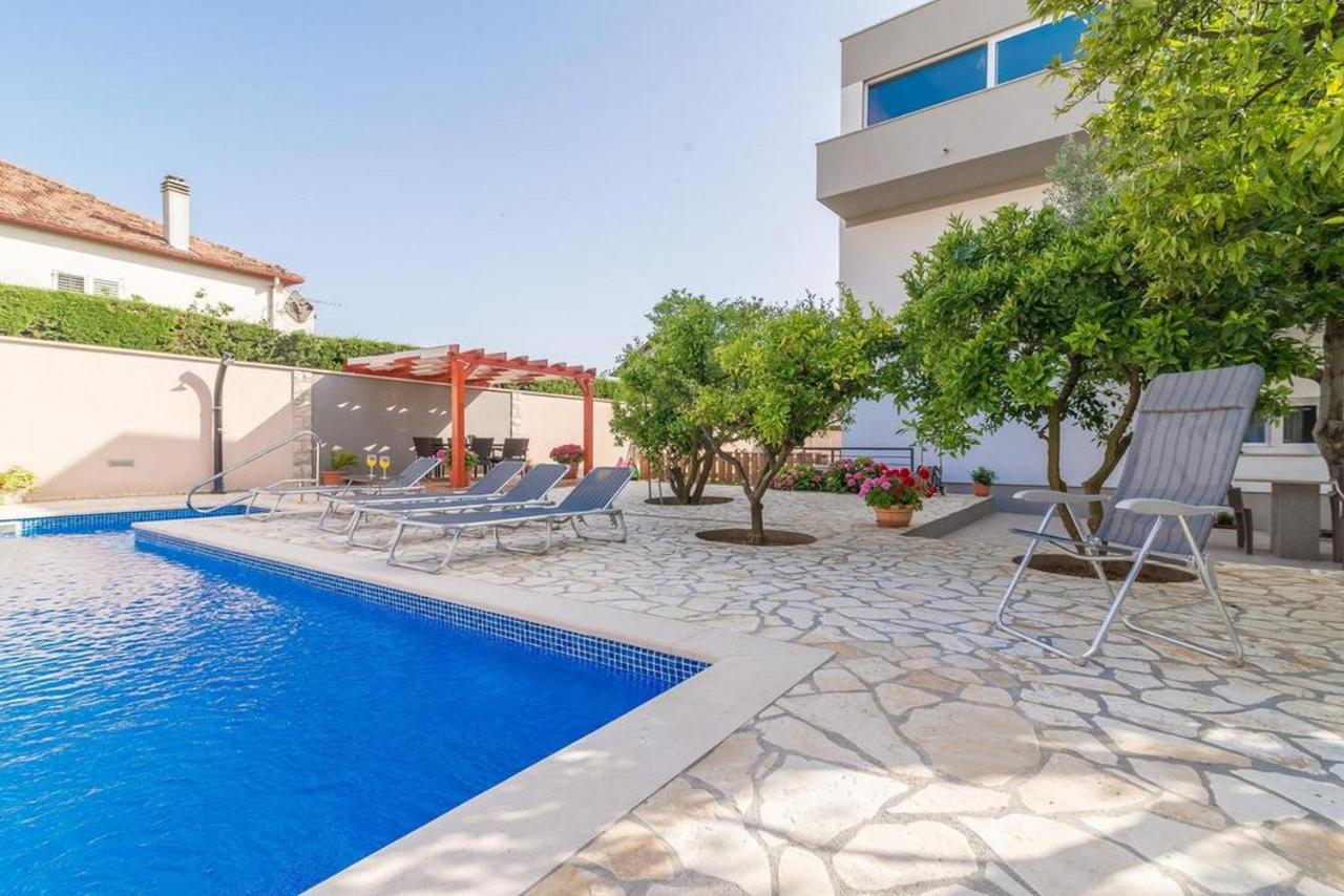 Apartments Villa Odesa With Shared Pool Zadar Eksteriør billede