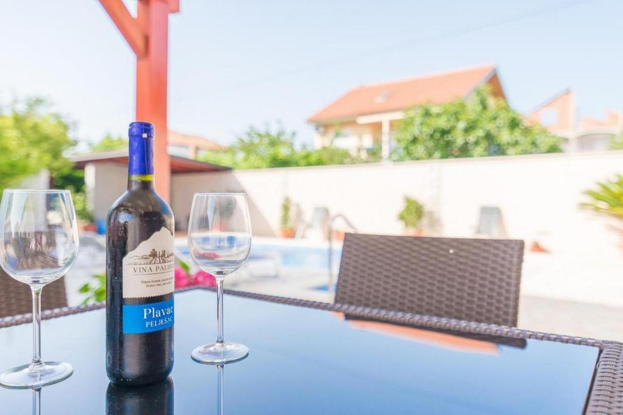 Apartments Villa Odesa With Shared Pool Zadar Eksteriør billede