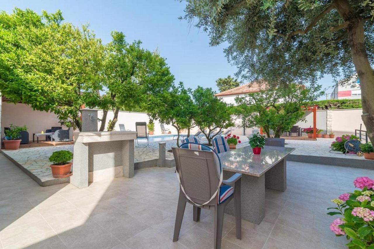 Apartments Villa Odesa With Shared Pool Zadar Eksteriør billede