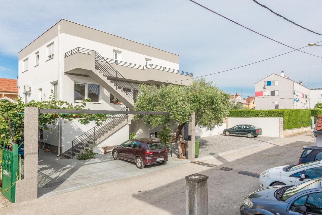 Apartments Villa Odesa With Shared Pool Zadar Eksteriør billede