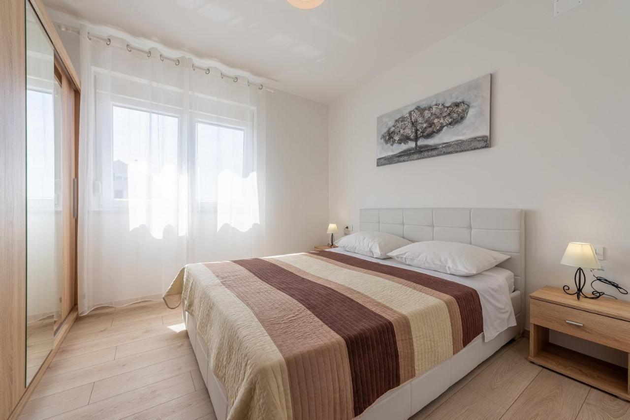 Apartments Villa Odesa With Shared Pool Zadar Eksteriør billede