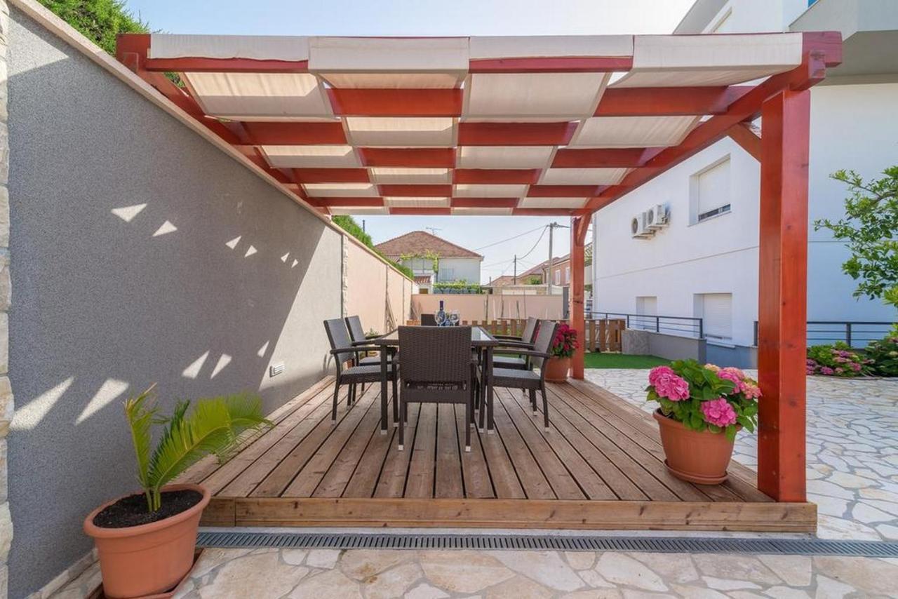 Apartments Villa Odesa With Shared Pool Zadar Eksteriør billede