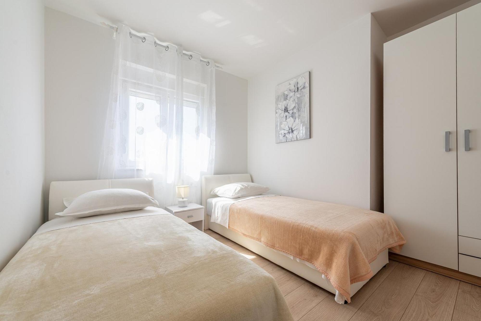 Apartments Villa Odesa With Shared Pool Zadar Værelse billede