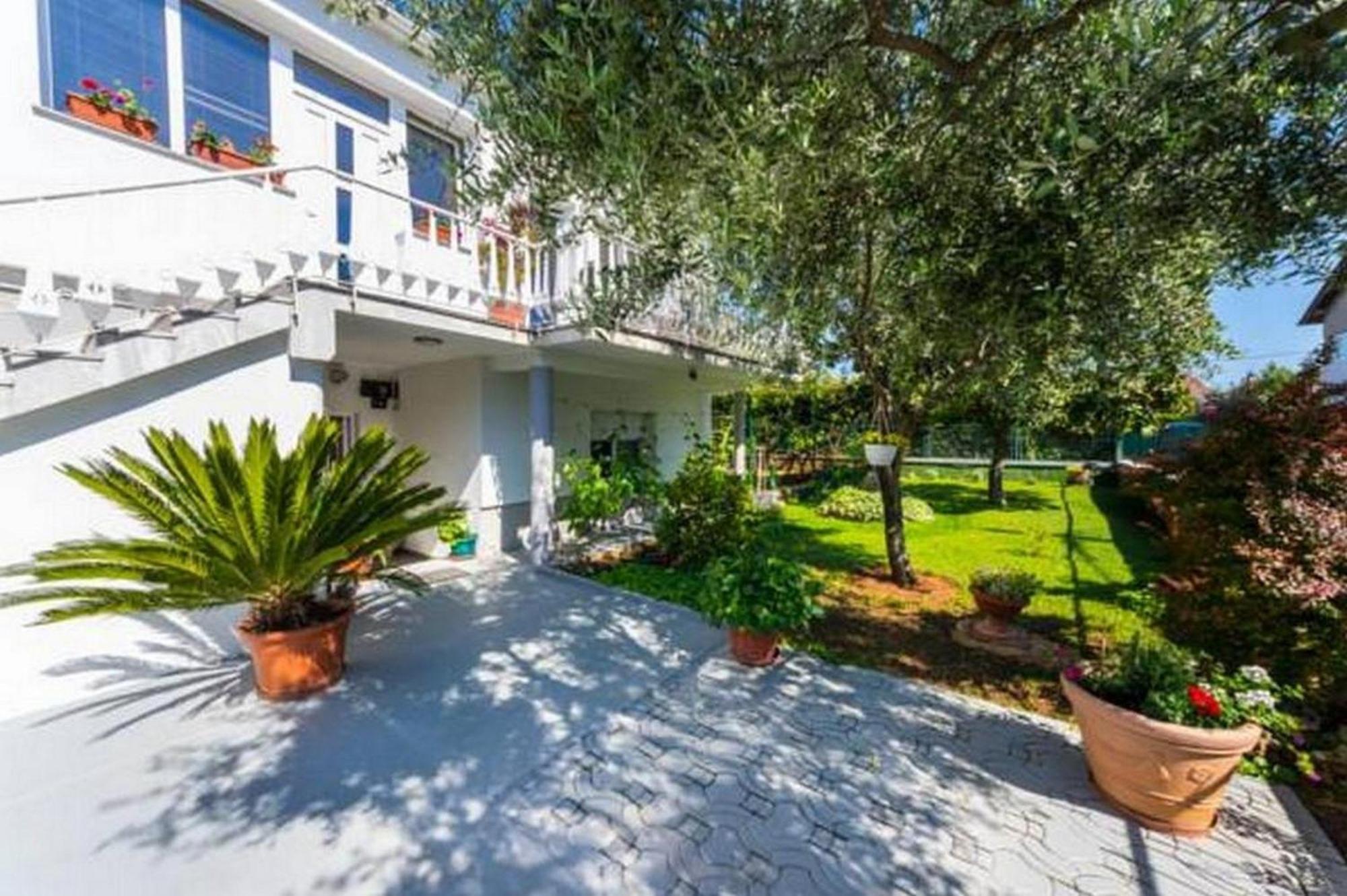 Apartments Villa Odesa With Shared Pool Zadar Værelse billede