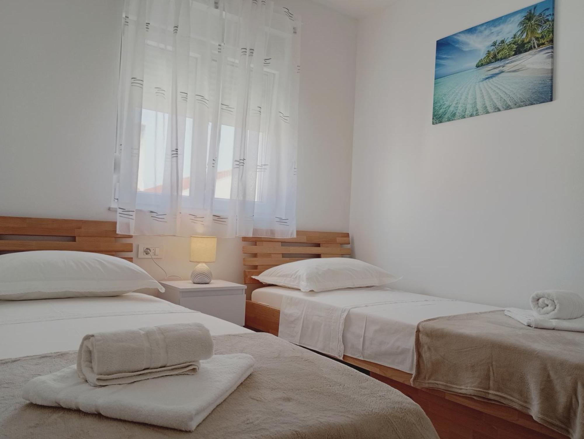 Apartments Villa Odesa With Shared Pool Zadar Værelse billede