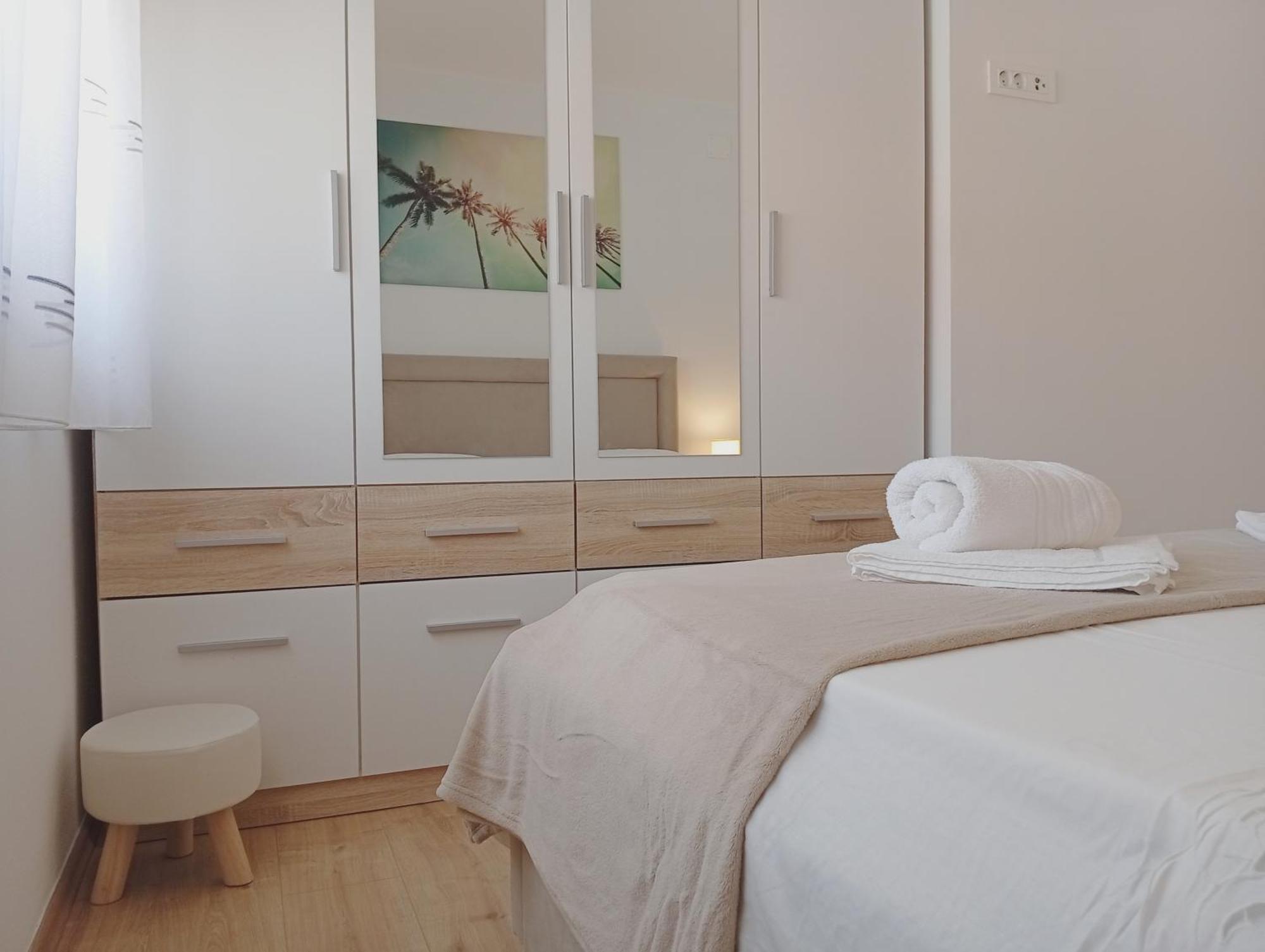 Apartments Villa Odesa With Shared Pool Zadar Eksteriør billede