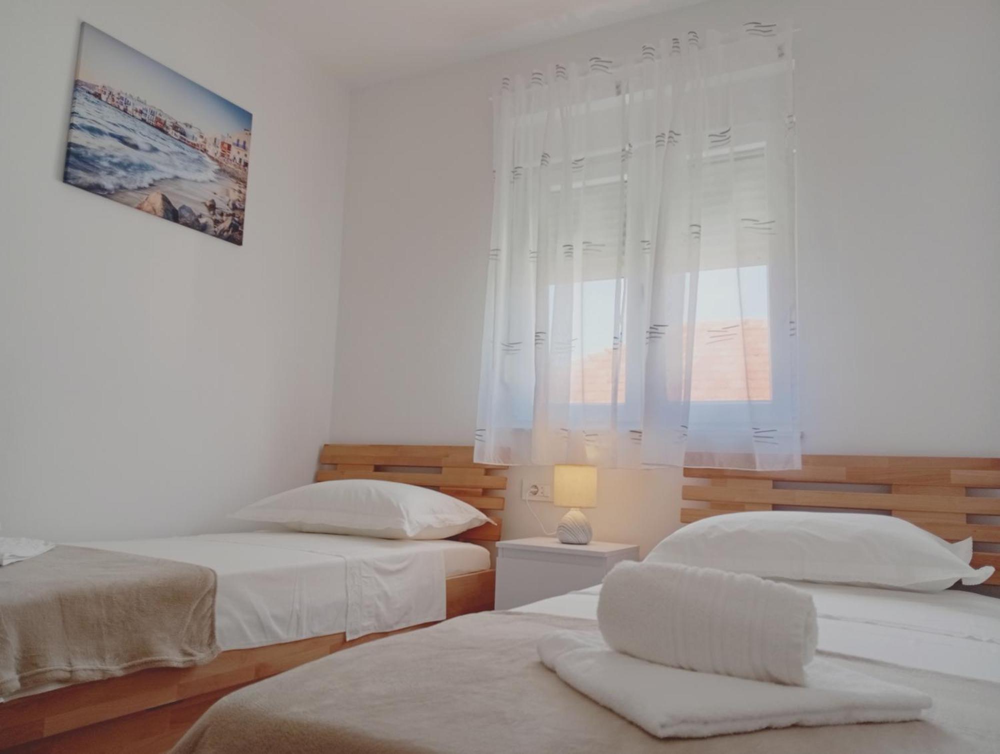 Apartments Villa Odesa With Shared Pool Zadar Værelse billede