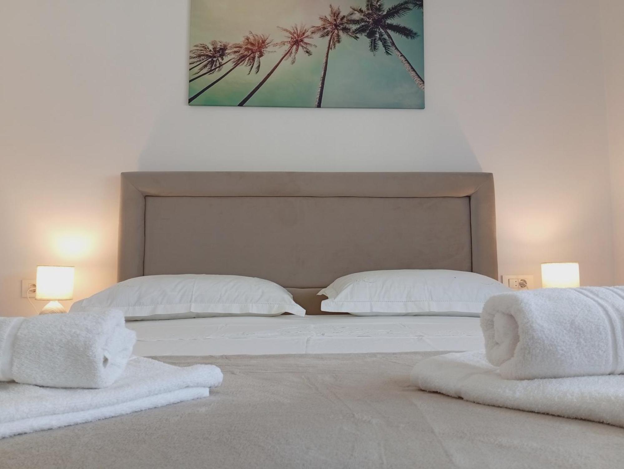 Apartments Villa Odesa With Shared Pool Zadar Eksteriør billede